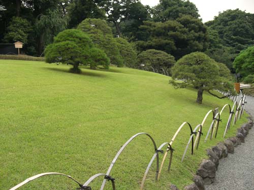 01 Garten der Yukishiros mit Weg.jpg